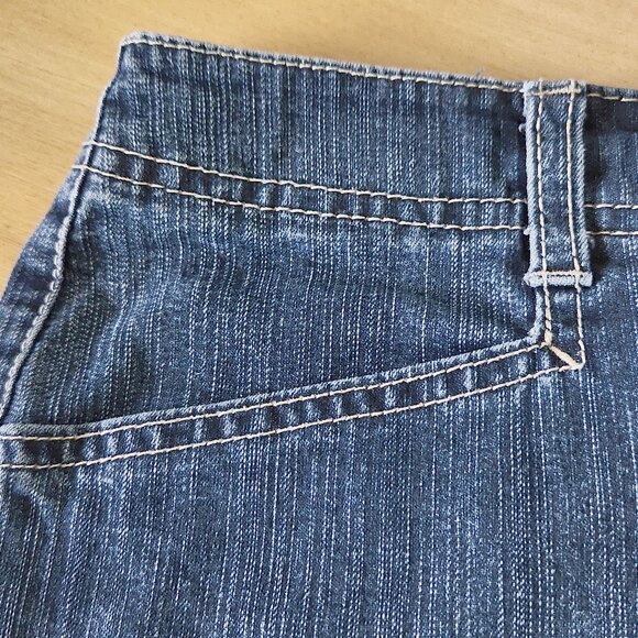 Gloria Vanderbilt Embroidered Jean Capris Stretch 4P - Picture 3 of 6